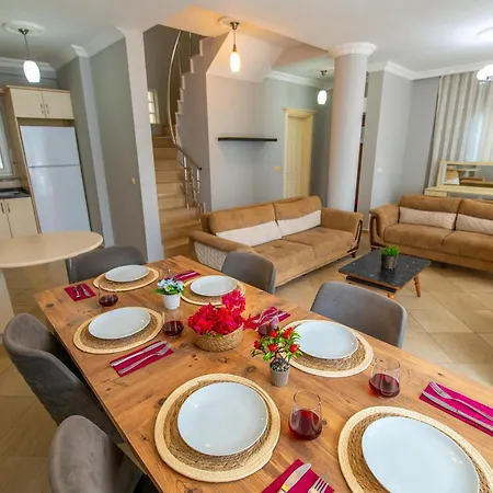 Sunset Club Aqualettings Oyster 5 Villa