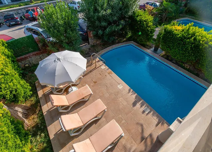 Sunset Club Aqualettings Oyster 5 Вилла