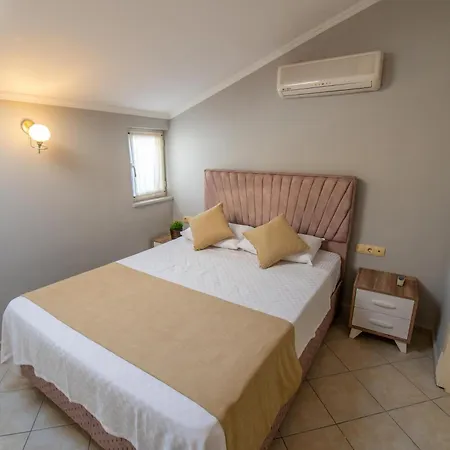 Sunset Club Aqualettings Oyster 5